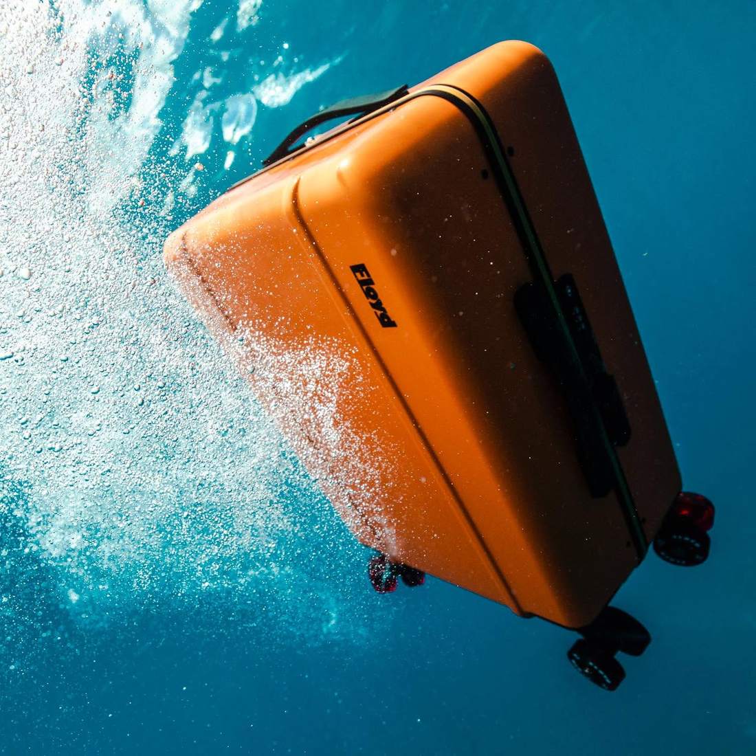 Floyd — The Cabin Trunk — underwater